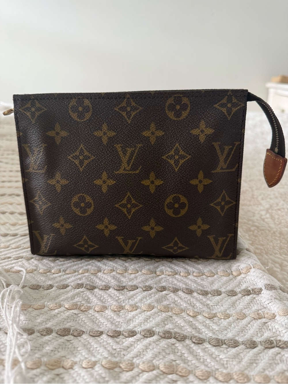 Louis Vuitton Monogram 19 Toiletry Pouch - Brown/Gold Monogram